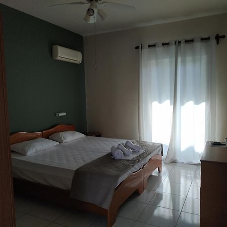 Apartments By Evita'S Resort Poros Town Exteriör bild