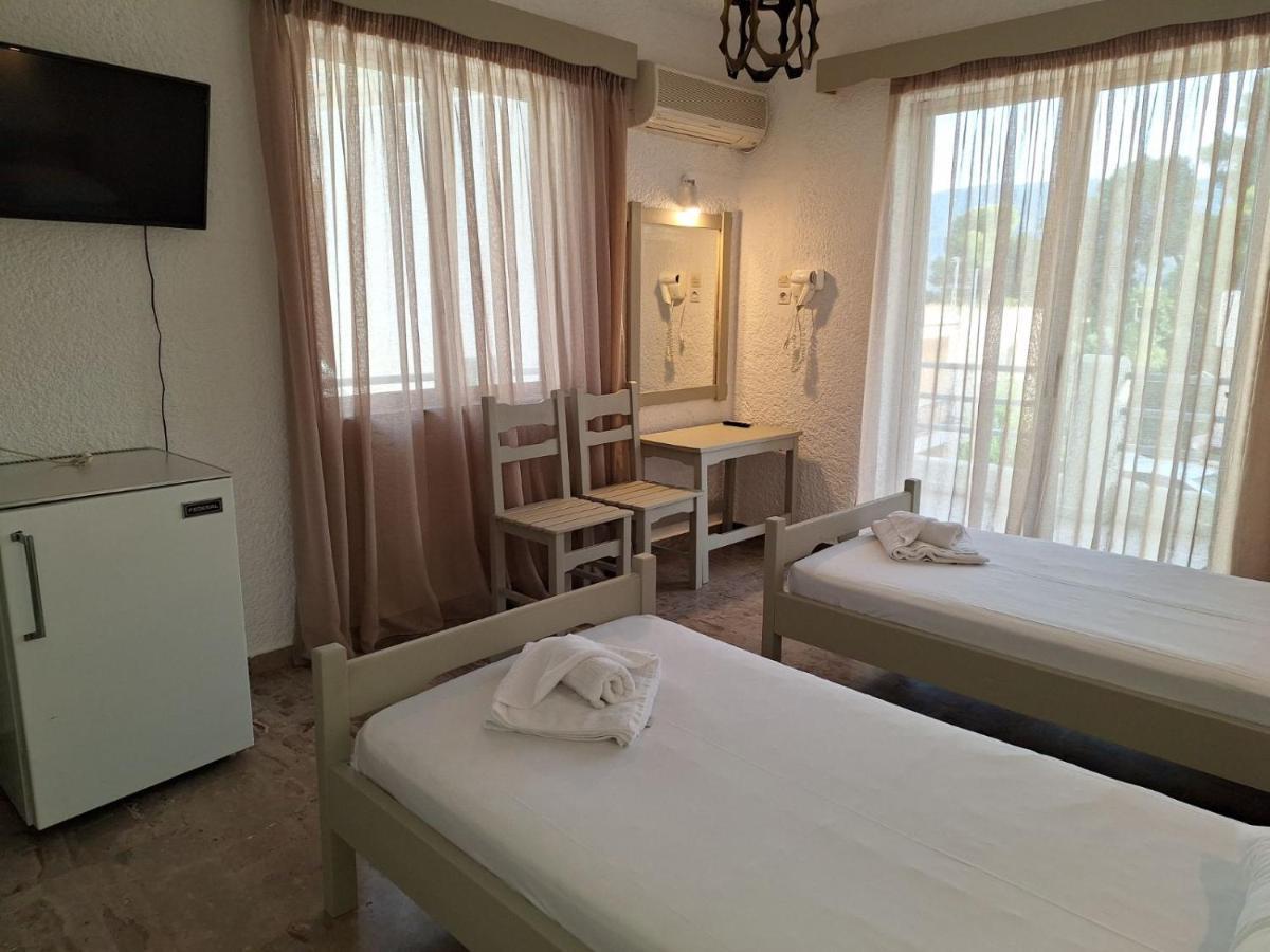 Apartments By Evita'S Resort Poros Town Exteriör bild