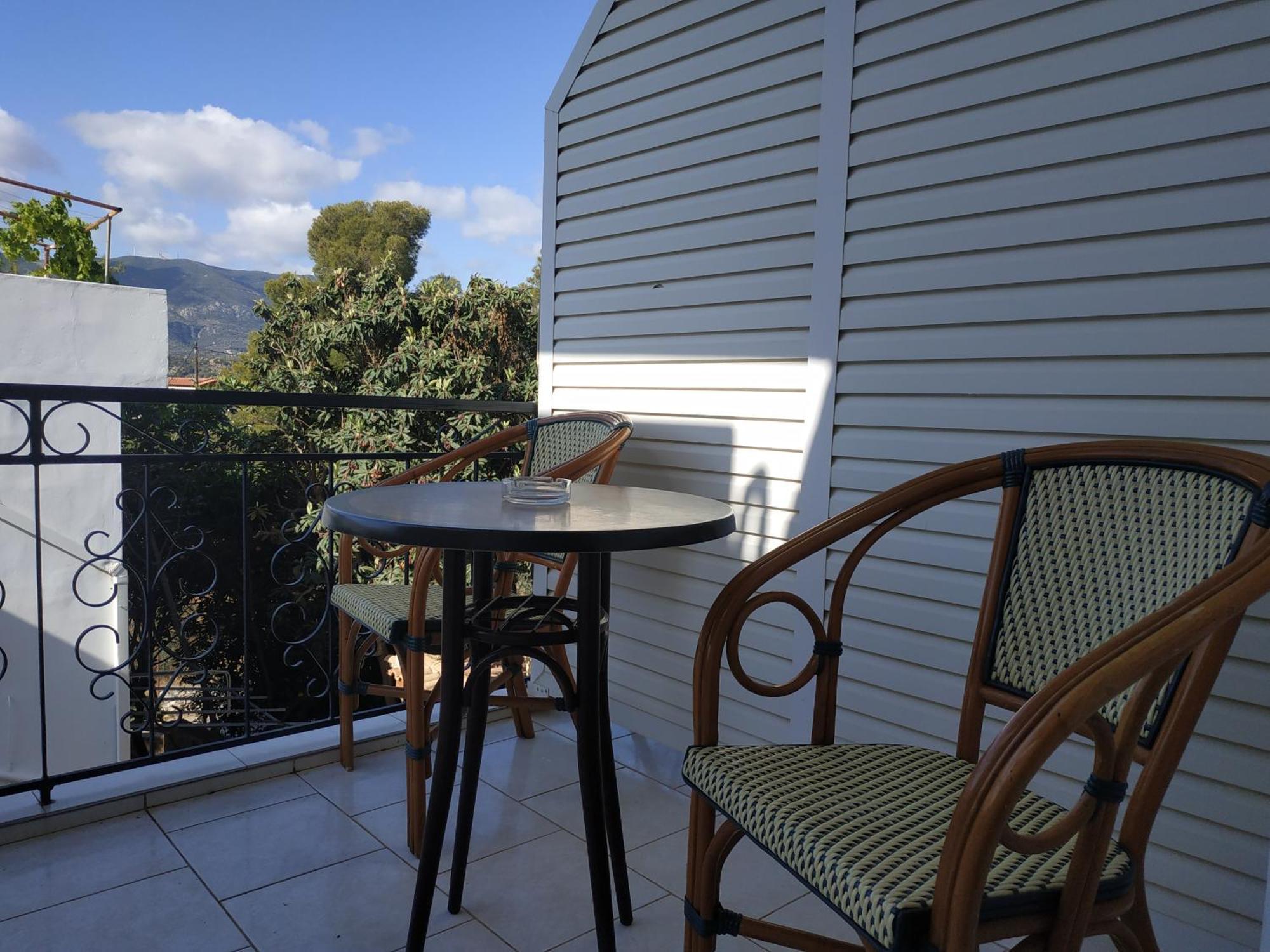 Apartments By Evita'S Resort Poros Town Exteriör bild